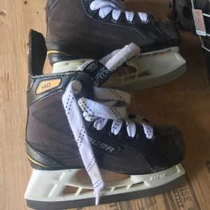 Bauer Youth Hockey Skates Y11R